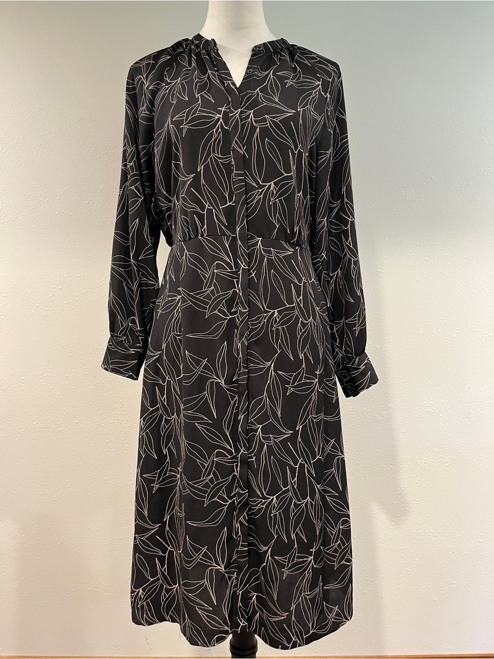 A‎ New Day Black Leaf-Print Long-Sleeve button down Midi Dress